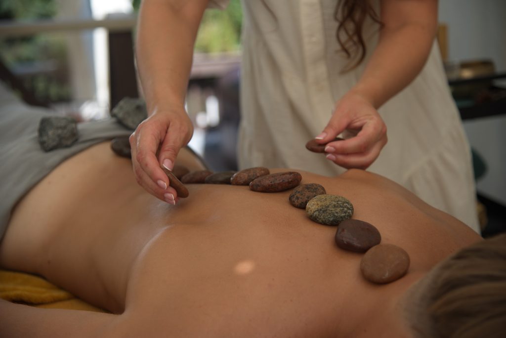 Jovila 026_masazas su akmenimis